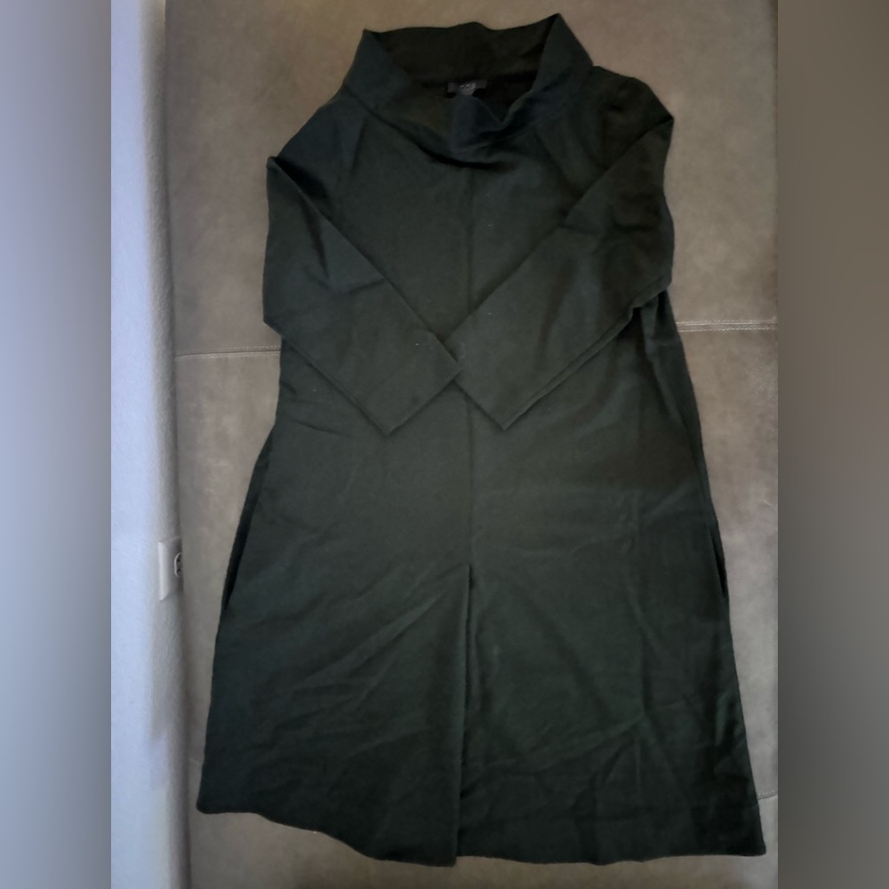 Elegant hunter green Women's Dress
96% WOOL 4% spandex